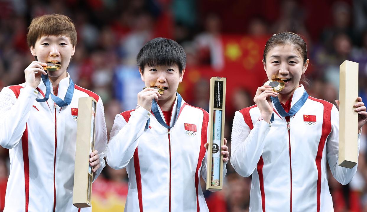 F1车队技术犯规送分，孙颖莎主帅怒摔战术板！